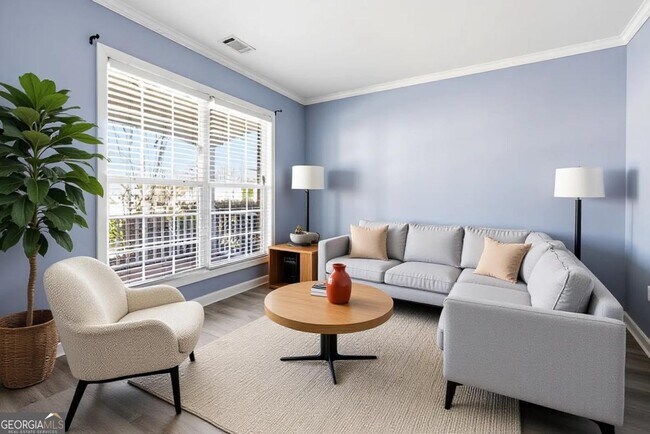 Building Photo - 5440 Village View Ln SW