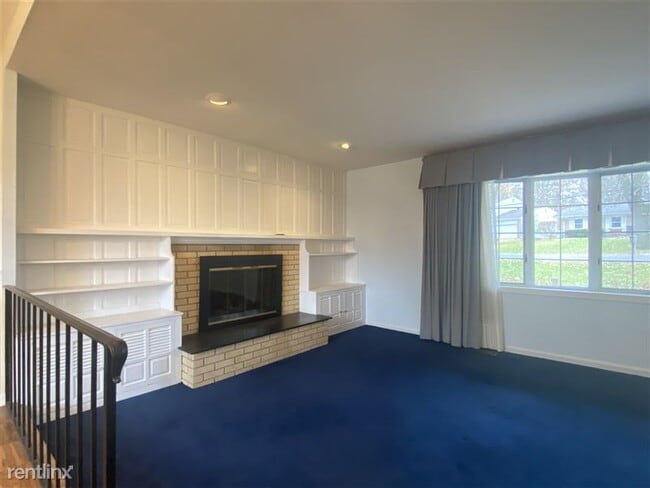Building Photo - 306 Edison Ave