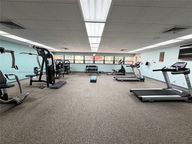 Building Photo - 6020 NW 64th Ave