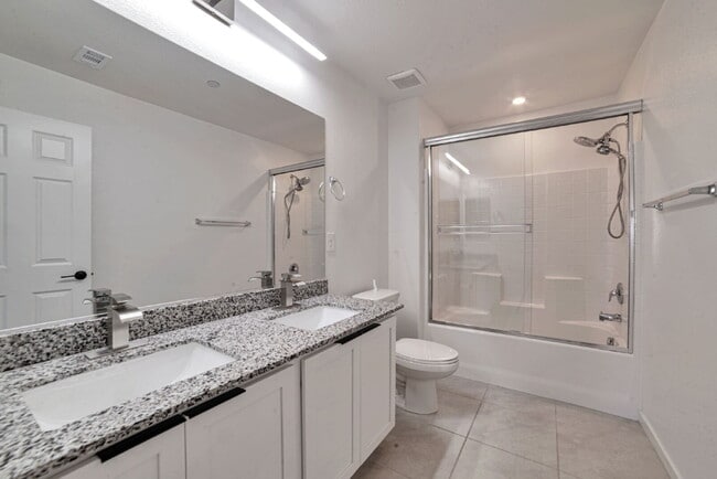 Building Photo - 10937 Parsley Ave