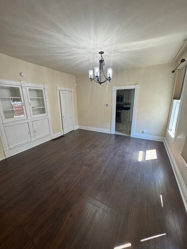 Building Photo - Charming Pet Friendly House 2 Bedroom/1.5 ...