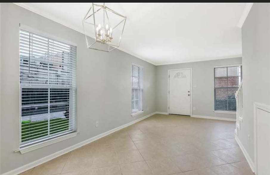 Building Photo - 4405 Barnett St. Unit D