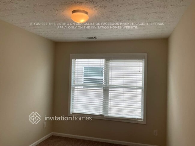 Building Photo - 511 Pondweed Dr