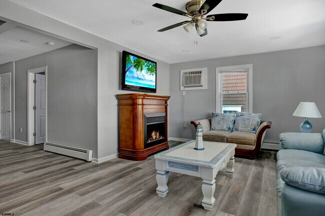 Building Photo - 13 N Victoria Ave