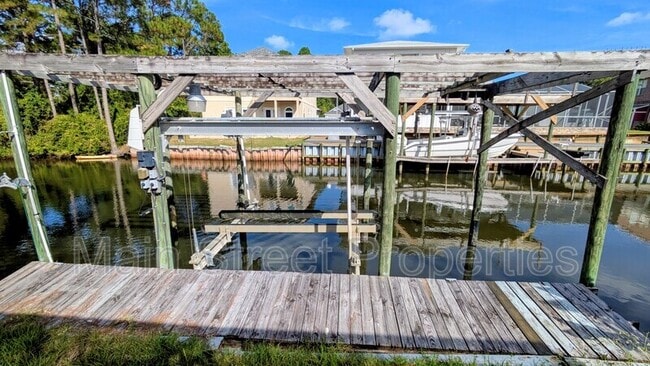 Building Photo - 1612 College Pkwy