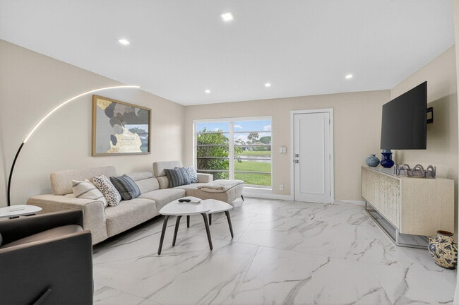 Building Photo - 5753 Spindle Palm Ct