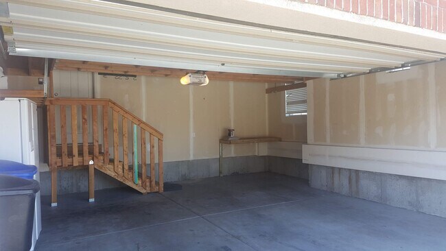 Building Photo - 2861 W 100 S