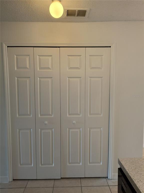 Building Photo - 1657 Windsor Oak Ct