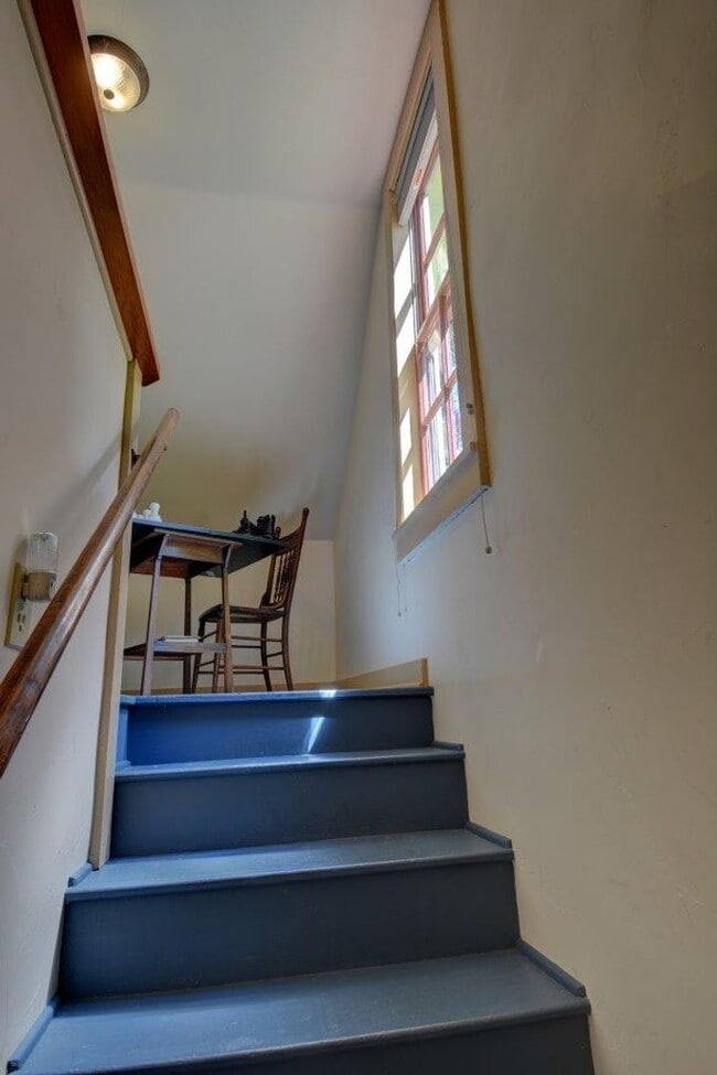 Building Photo - Perfect Furnished Home in Jacksonville!