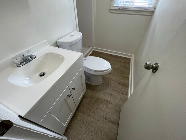 Building Photo - 103 Henry St