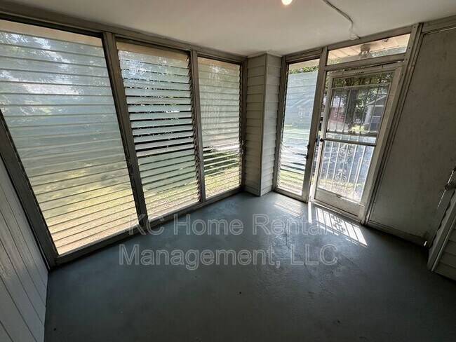 Building Photo - 3708 E 72nd St