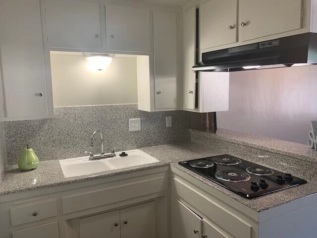 Interior Photo - 1755 Malvern