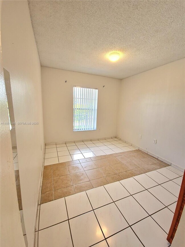 Building Photo - 5705 W 20th Ave