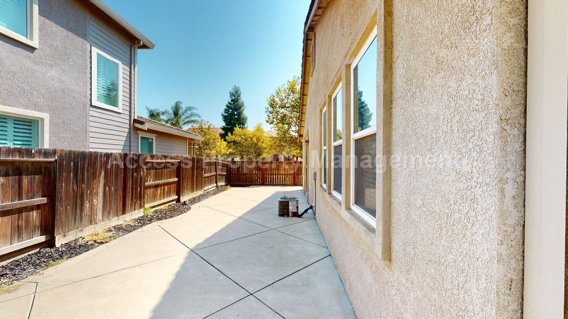 Building Photo - 1245 W Springer Dr