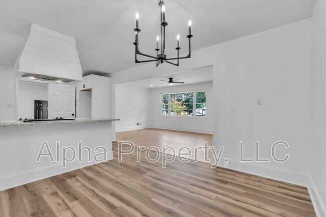 Building Photo - 403 Watkins Rd