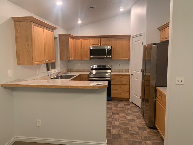 Building Photo - 1049 Manchester Ct