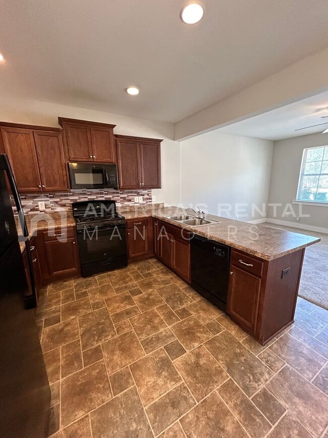 Building Photo - Home for Rent in Chelsea, AL!!! Sign a 24-...