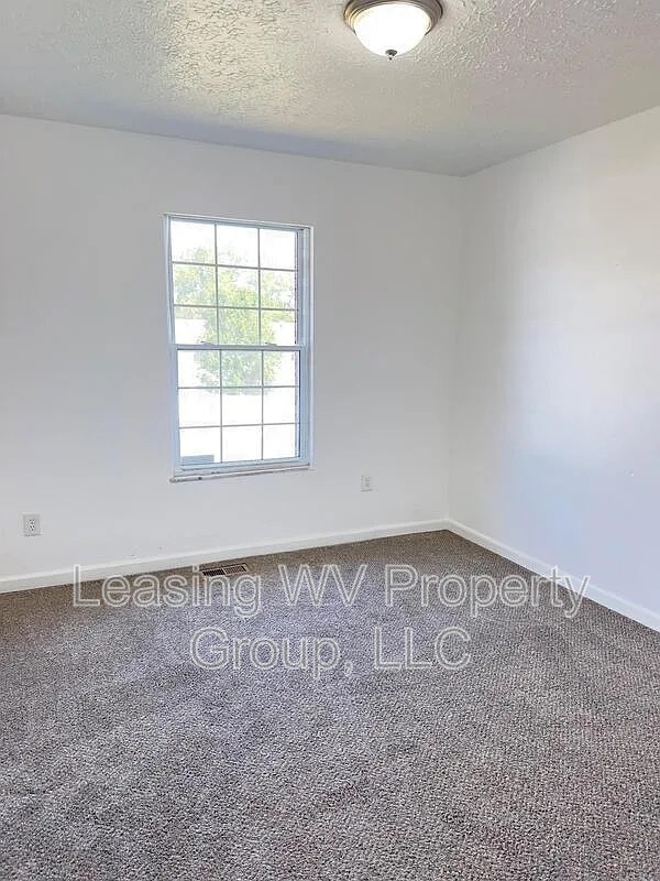 Building Photo - 3305 Carpenter Avenue