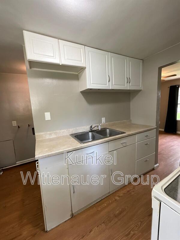 Building Photo - 21 Gundlach Pl