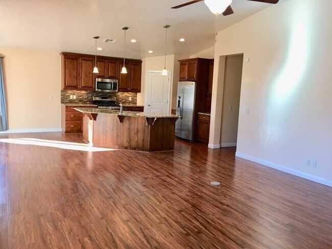 Building Photo - Treasure Valley Home