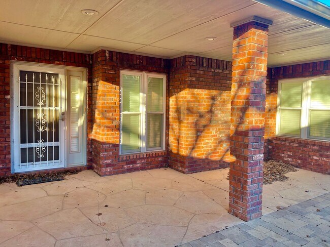 Building Photo - 2/2/2  Garden Home in Remington Park