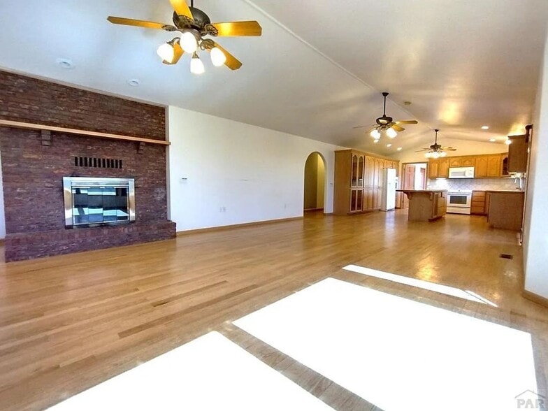 Building Photo - 8120 Table Mountain Rd