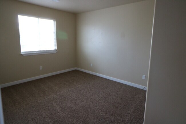 Building Photo - Large 5 Bed 3.5 Bath Home in Lehi Utah!