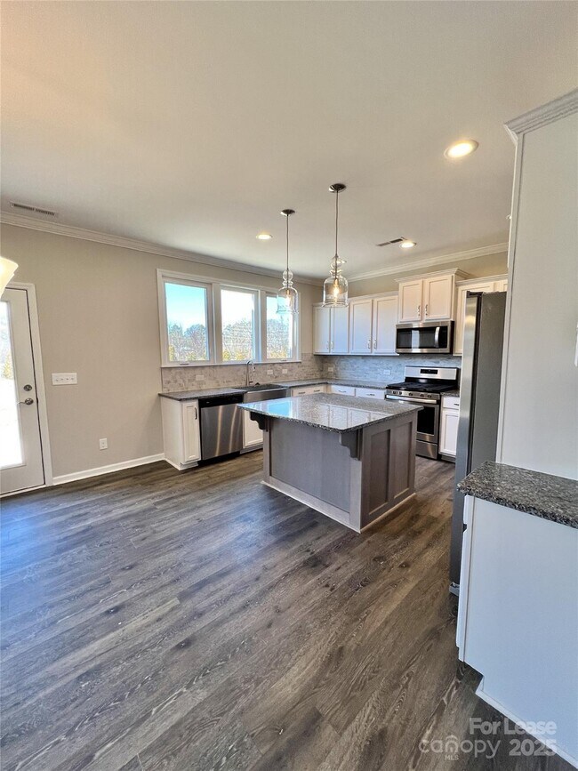 Building Photo - 1006 Creeks Landing Dr