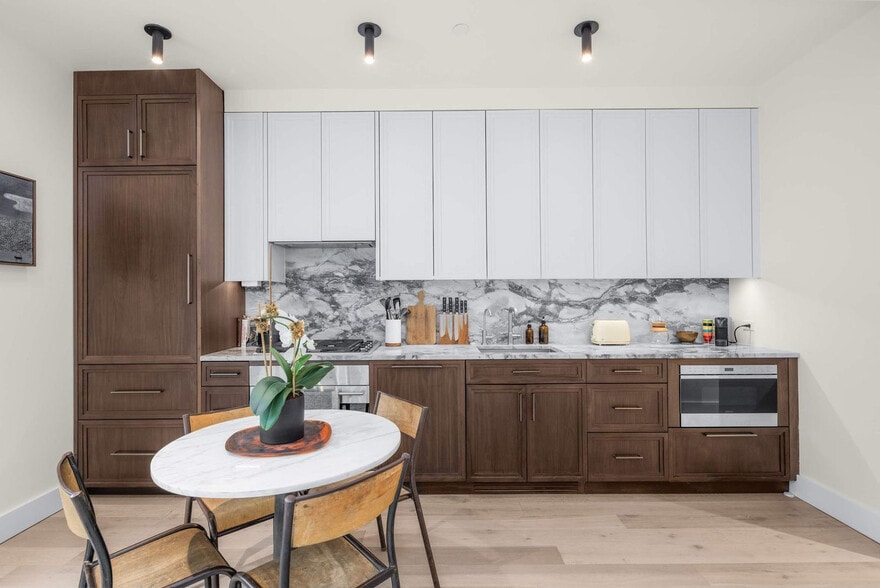 Building Photo - 61 Rivington St