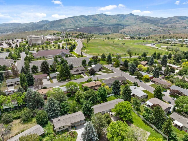 Building Photo - Rice St (17/19)