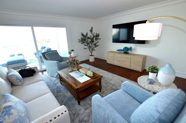 Building Photo - 3 Bedroom 2 bath Vacation Rental.