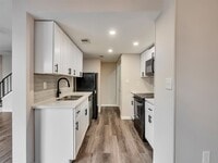 Building Photo - 5636 Birchmont Dr