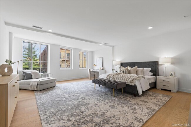 Building Photo - 33 Calvert St