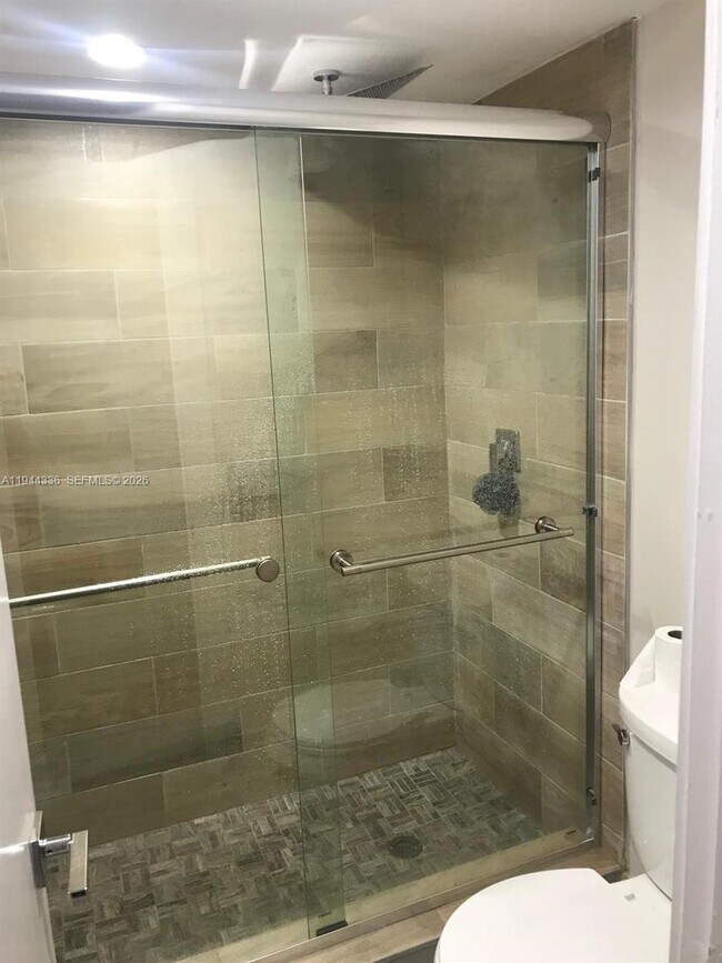 Building Photo - 17890 W Dixie Hwy