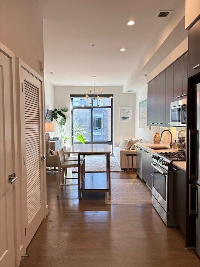 Building Photo - Southwest Water Front One Bedroom W/All Am...