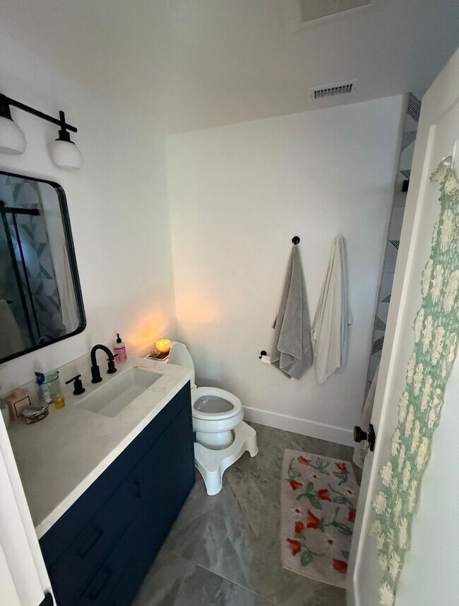 Building Photo - Beautifully Remodeled 4 Bedroom Home