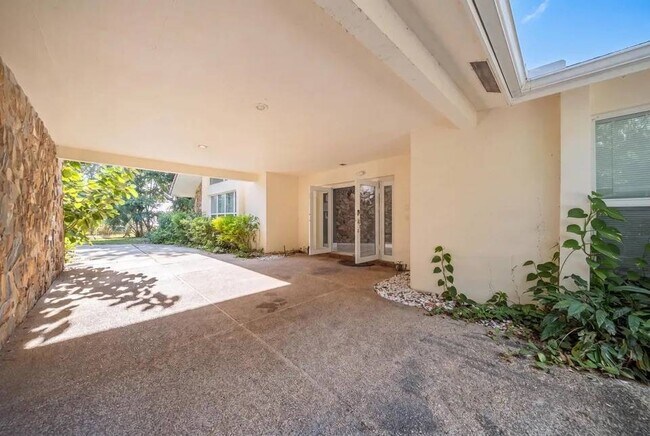 Building Photo - 4020 NW 101st Dr