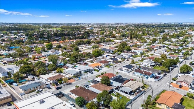 Building Photo - 361 E 39th St