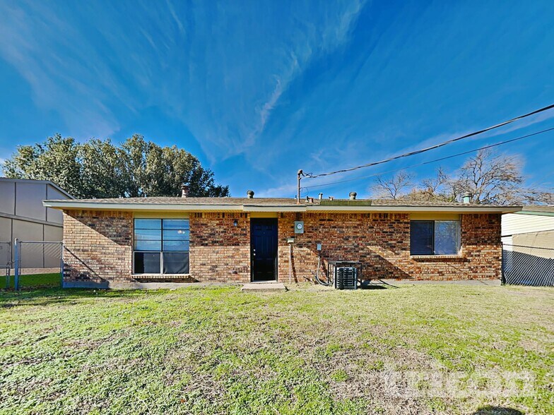 Building Photo - 9324 Timberbluff Rd