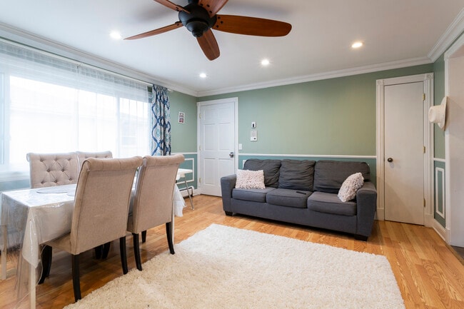 Building Photo - 2440 River Rd