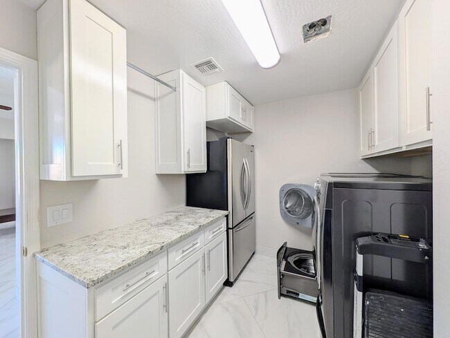 Building Photo - 27321 N Gidiyup Trail