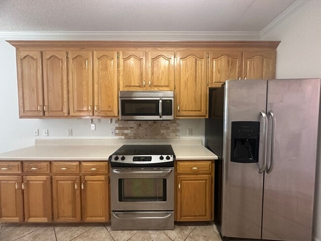 Building Photo - Tartan Pines Subdivision! Golf Course Comm...