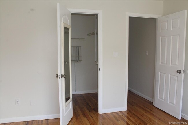 Building Photo - 274 Robinson Ave