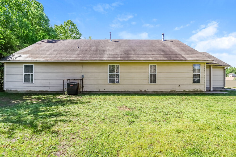 Building Photo - 4680 Waterfront Oak Dr