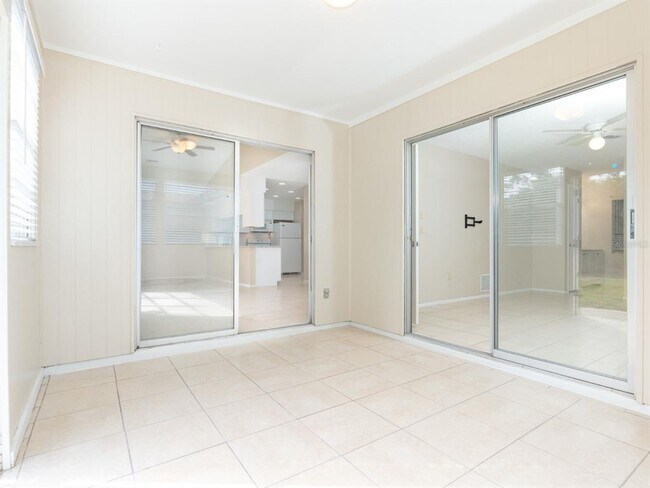 Building Photo - 1609 E Cypress Point Dr
