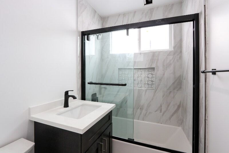 Building Photo - 410 Lucas Ave