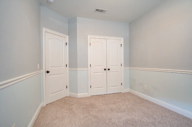 Building Photo - Stunning Move-In Ready 3-Bed, 2-Bath Energy-Efficient Brick Home in Pace with Brand-New Flooring,...