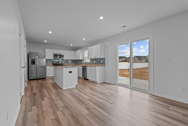 Building Photo - SHOWINGS CURRENTLY UNAVAILABLE!!!