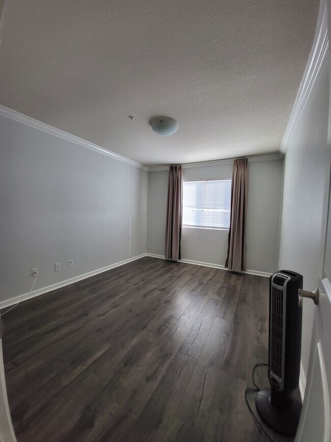 Building Photo - 920 Garcia Dr