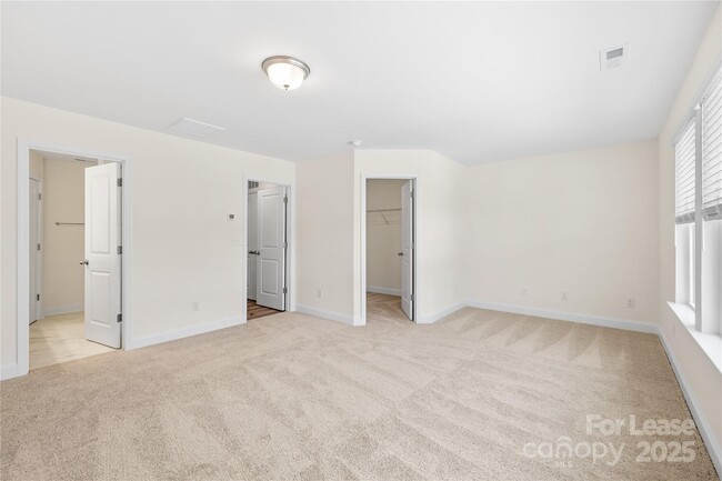 Building Photo - 1528 Cedar Tree Dr